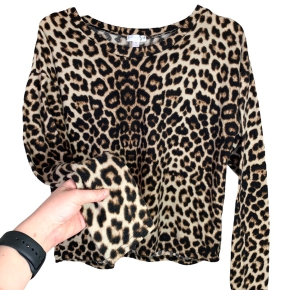 Orange Kiss Pullover Leopard Cheetah Long Sleeve Cozy Sweater Size Medium - Picture 6 of 14